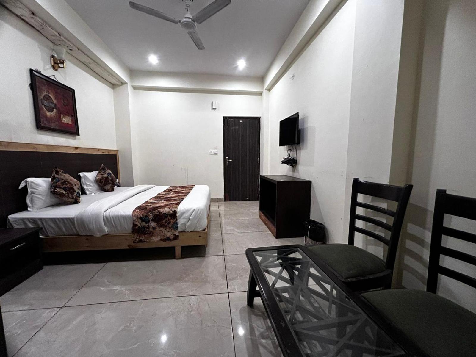 Bhāgalpur Hangout Inn מראה חיצוני תמונה