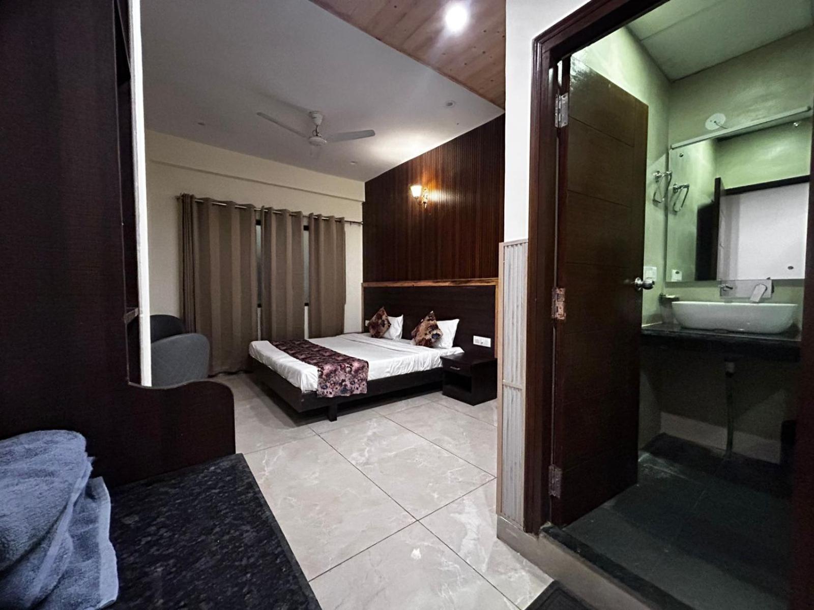 Bhāgalpur Hangout Inn מראה חיצוני תמונה
